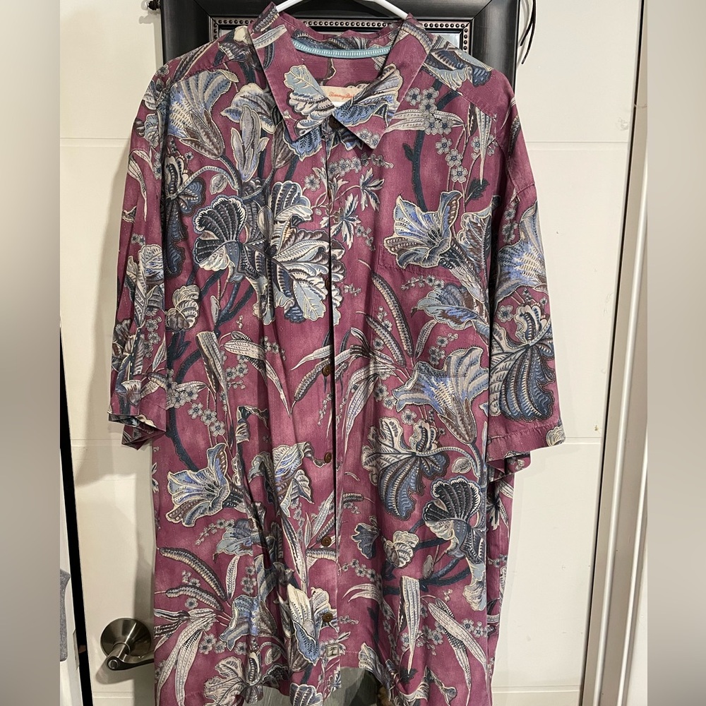 tommy Bahamas Hawaiian shirt